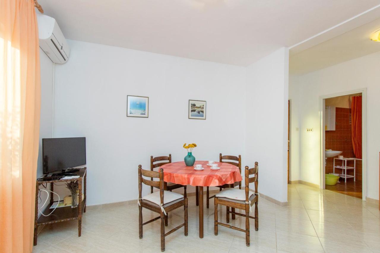 Apartments Ivan Водице Екстериор снимка