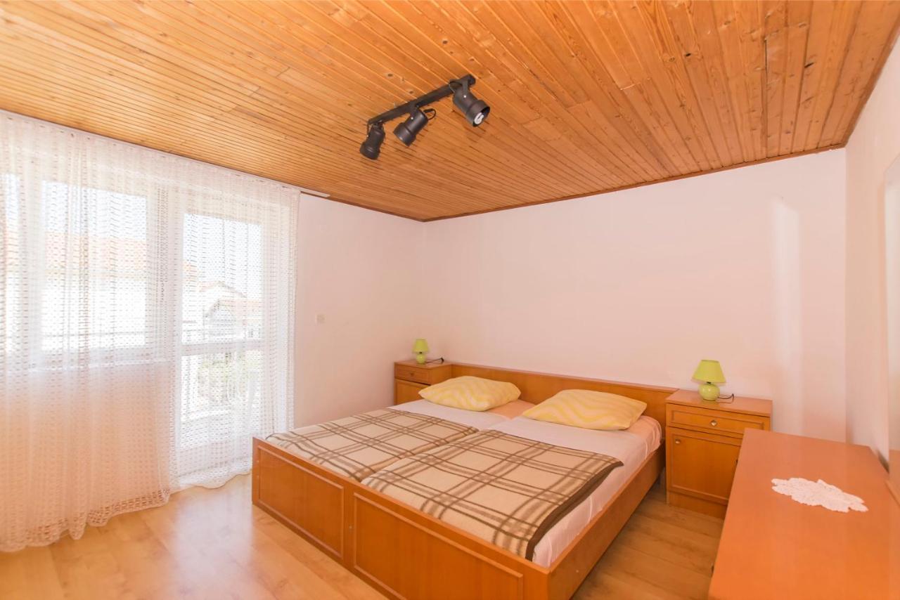 Apartments Ivan Водице Екстериор снимка